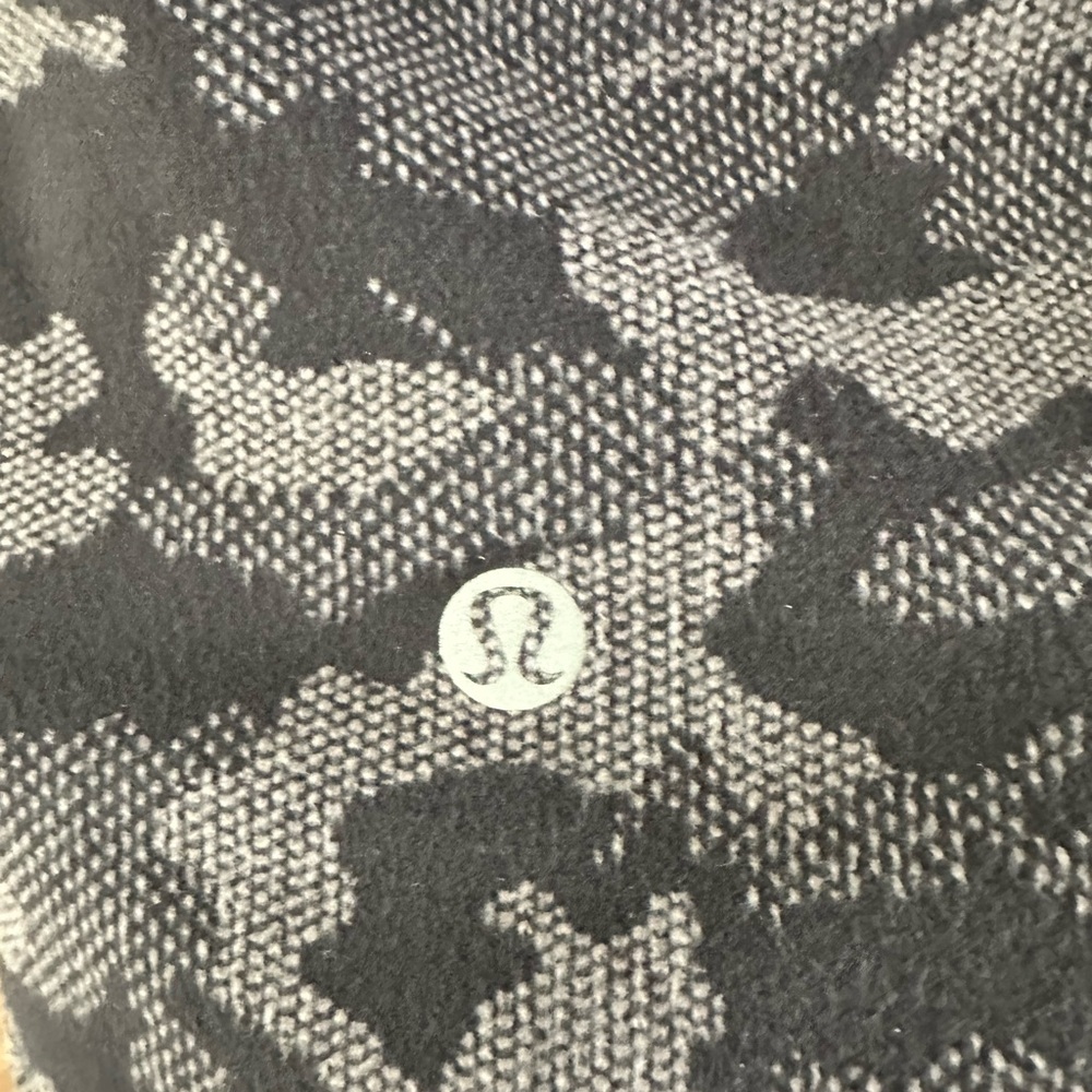 Lululemon Run Briskly 1/2 Zip in Heritage Camo Jacquard Black Lunar Rock - Picture 5 of 6